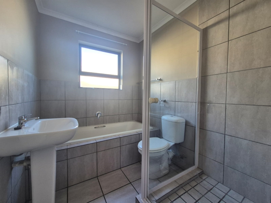 To Let 3 Bedroom Property for Rent in Stellendale Western Cape